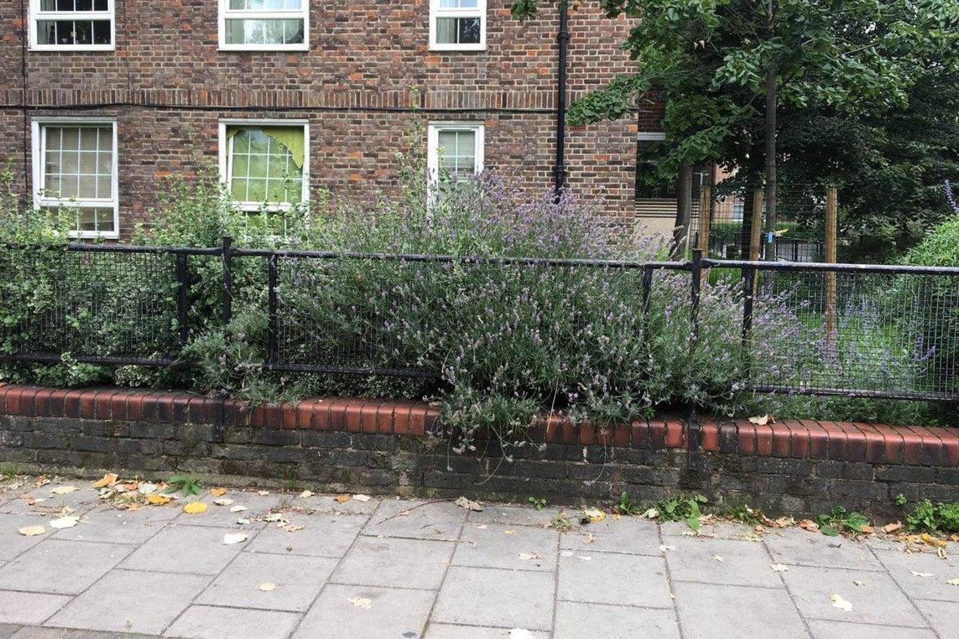 Stretcher Railings Brave Scout WW2 in Bermondsey